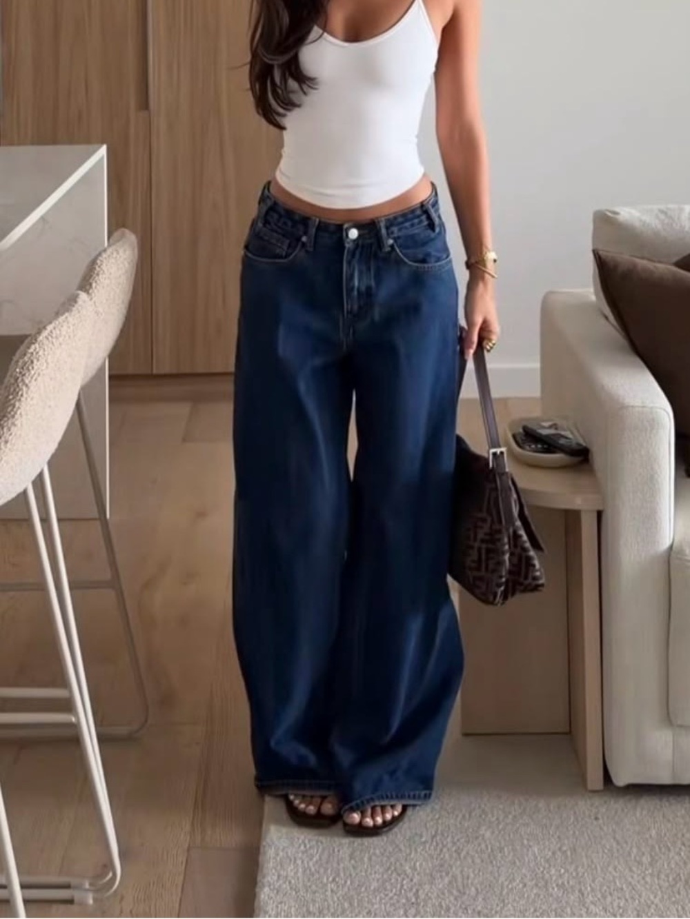 Aritzia Dark Blue Barrel Wide Leg Jeans

Denim Forum The '90s Lo-Rise Barrel